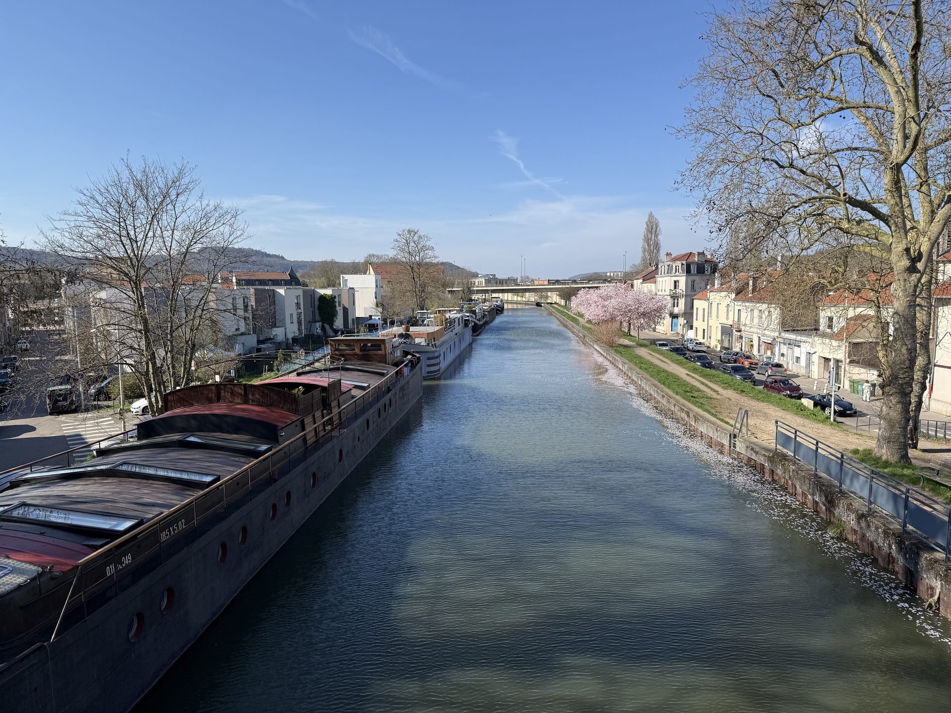Le quartier au bord du canal